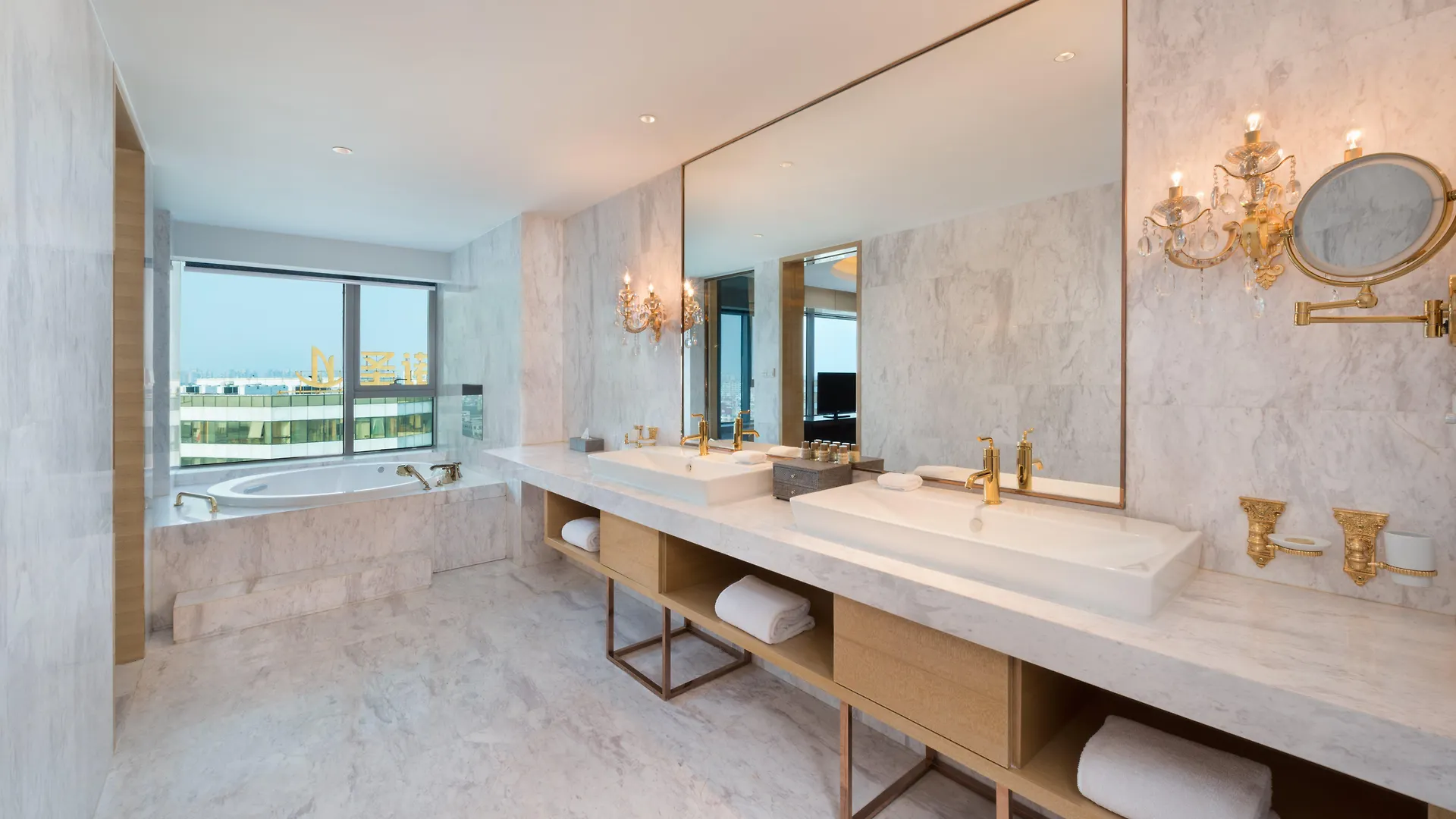 Crowne Plaza Shanghai Noah Square By Ihg 5*,  Chiny