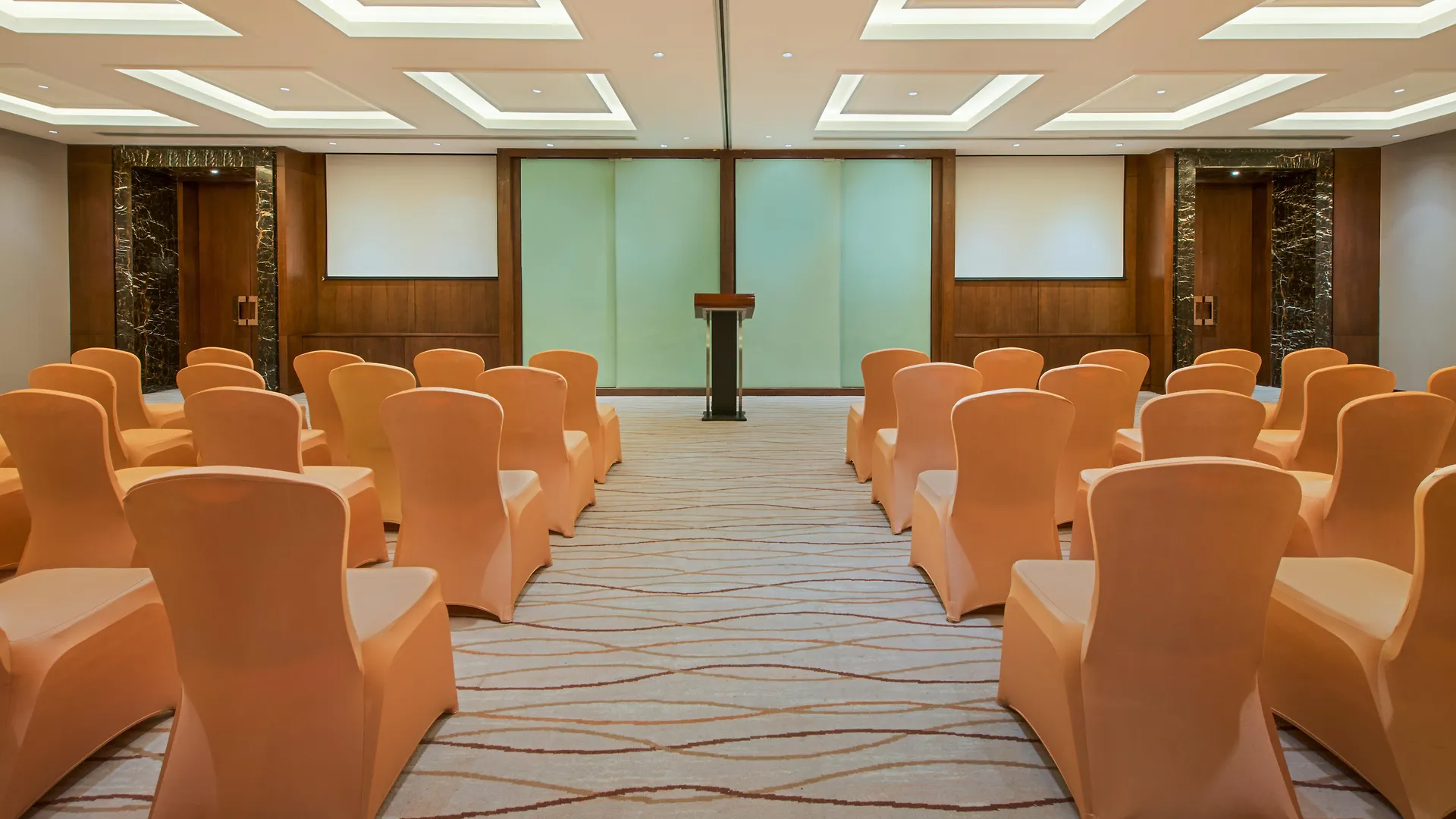 Hotel Crowne Plaza Shanghai Noah Square By Ihg