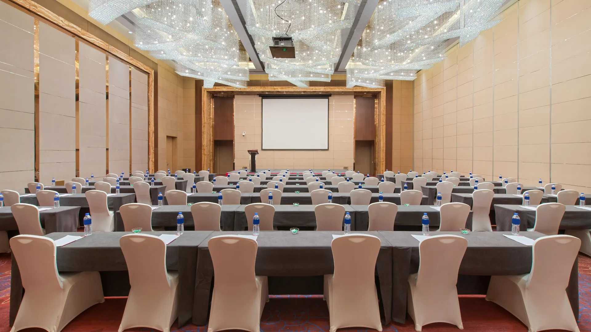 ***** Hotel Crowne Plaza Shanghai Noah Square By Ihg Chiny